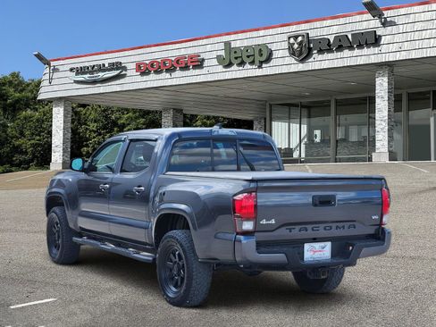 Used 2023 Toyota Tacoma SR AWD/4WD image 5