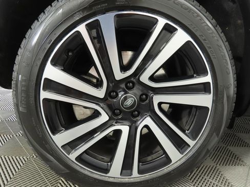 Certified 2023 Land Rover Range Rover SE image 32