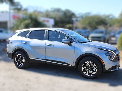 Certified 2024 Kia Sportage LX image 4