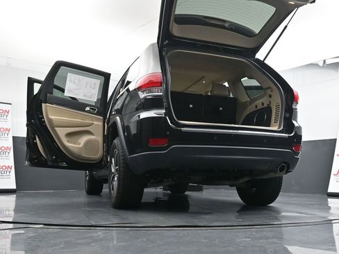 Used 2021 Jeep Grand Cherokee Limited w/ Sun & Sound Group image 41