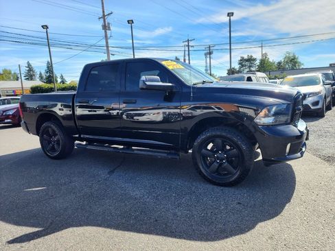 Used 2015 RAM 1500 Express AWD/4WD image 4