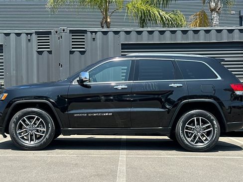 Used 2022 Jeep Grand Cherokee Limited AWD/4WD image 2