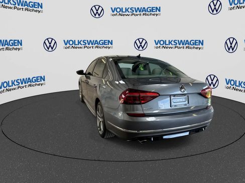 Used 2018 Volkswagen Passat 2.0T R-Line FWD image 12