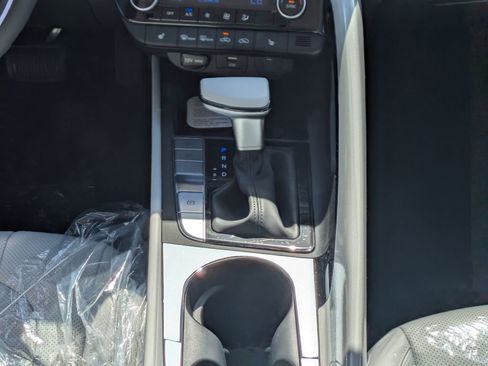 New 2026 Hyundai Elantra Limited FWD image 18