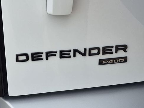Certified 2023 Land Rover Defender 110 SE AWD/4WD image 12