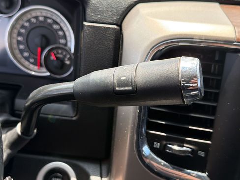Used 2016 RAM 3500 Laramie w/ Convenience Group AWD/4WD image 27