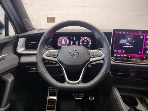 New 2026 Volkswagen Tiguan SE R-Line AWD/4WD image 38