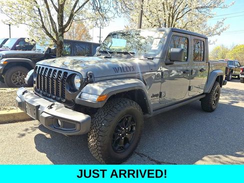 Used 2022 Jeep Gladiator Willys image 2