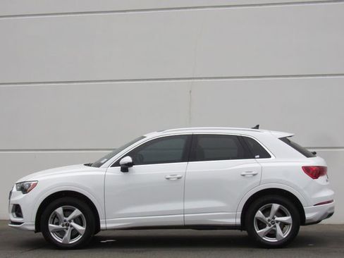 Used 2022 Audi Q3 2.0T Premium w/ Convenience Package AWD/4WD image 4