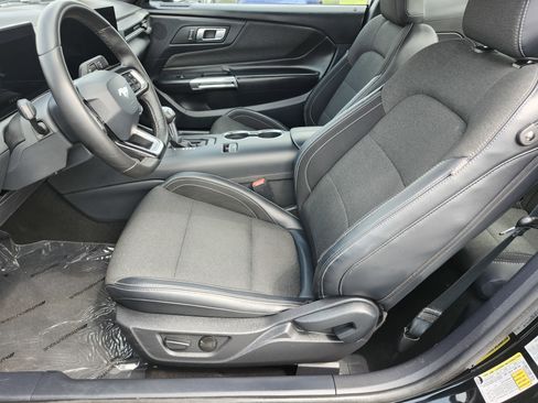 Used 2024 Ford Mustang Coupe image 23