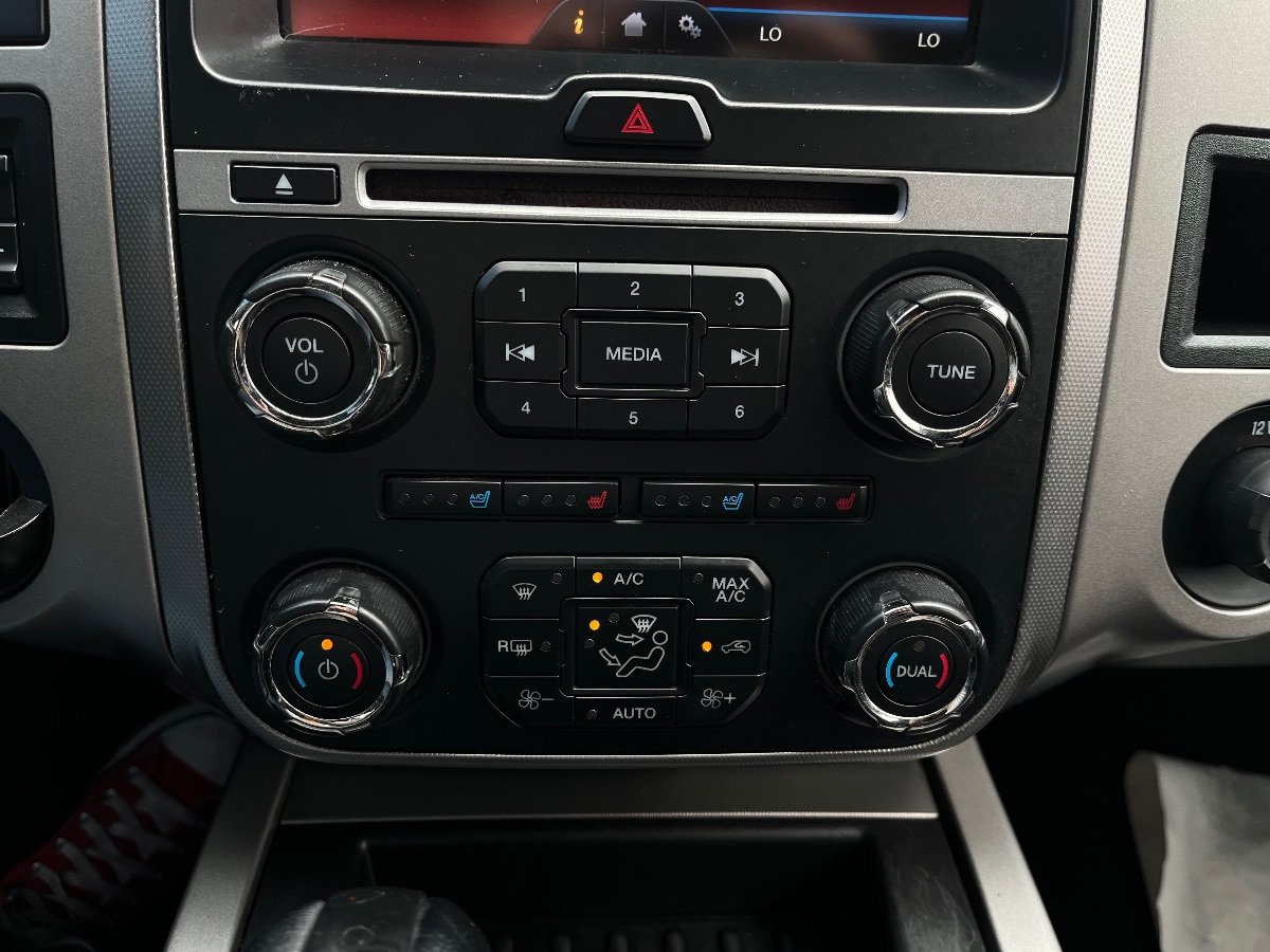 Used 2015 Ford Expedition EL XLT w/ Equipment Group 202A RWD image 15