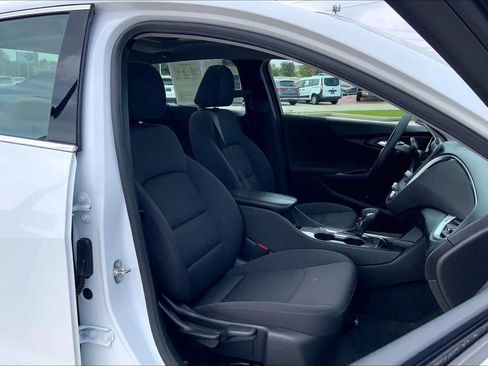 Used 2024 Chevrolet Malibu LT image 9