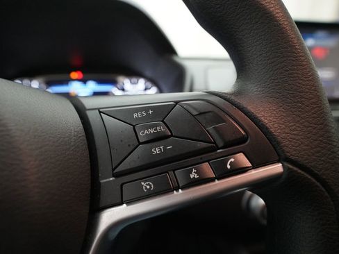 Used 2025 Nissan Altima 2.5 SV FWD image 18