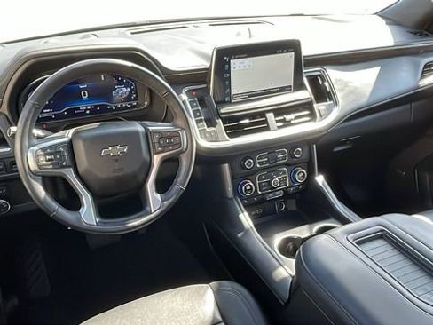 Used 2022 Chevrolet Suburban Z71 w/ Luxury Package image 15