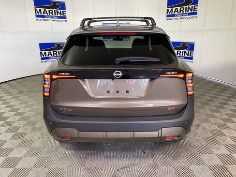 Used 2025 Nissan Kicks SR FWD image 17