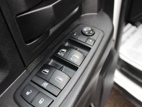 Used 2013 RAM 1500 ST w/ SXT Appearance Group image 15