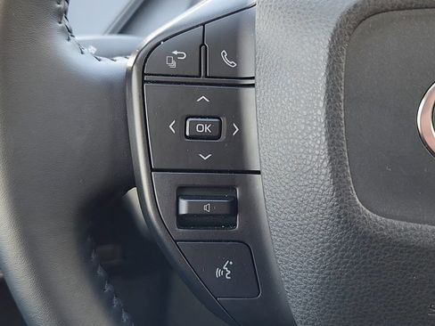 Used 2025 Toyota Prius LE image 12