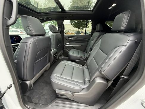 New 2026 Chevrolet Traverse LT w/ Sun and Wheel Package FWD image 25