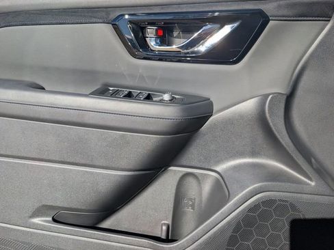 Used 2025 Subaru Forester Limited image 13