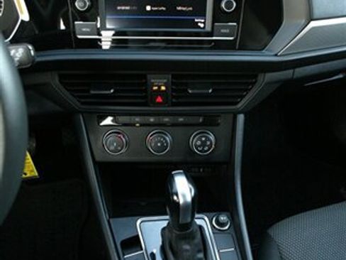 Used 2020 Volkswagen Jetta S w/ Driver Assistance Package image 18