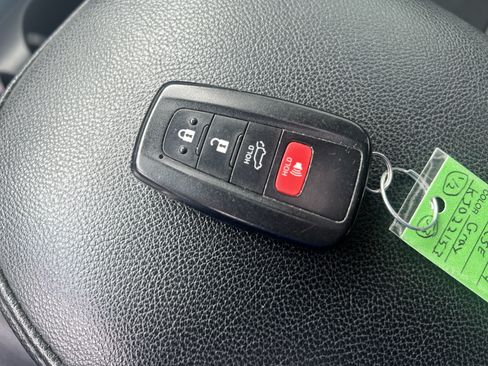 Used 2019 Toyota RAV4 XSE w/ Carpet Mat Package AWD/4WD image 29
