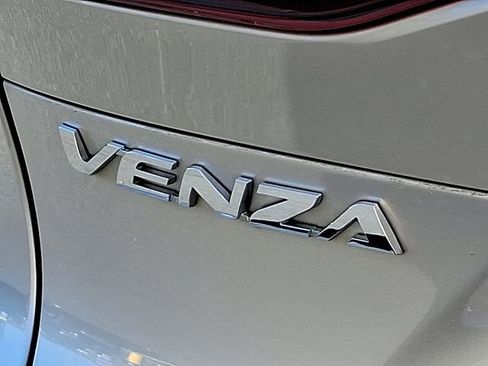 Certified 2024 Toyota Venza LE image 31