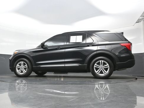 Used 2021 Ford Explorer XLT w/ Class III Trailer Tow Package AWD/4WD image 30