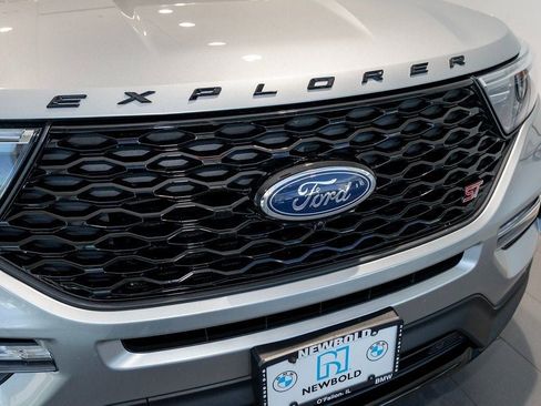 Used 2023 Ford Explorer ST w/ Equipment Group 401A image 7