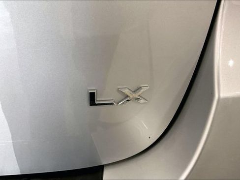 Used 2019 Kia Sedona LX FWD image 8