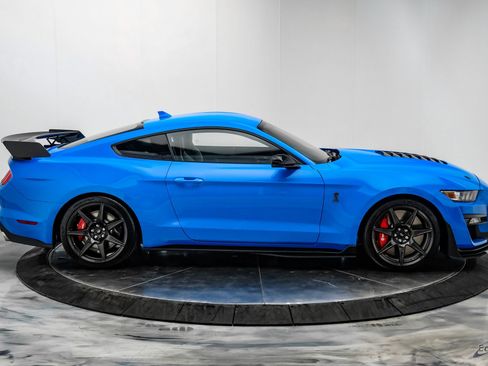 Used 2022 Ford Mustang Shelby GT500 w/ Carbon Fiber Track Pack RWD image 25