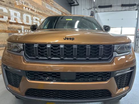 New 2026 Jeep Grand Cherokee L Limited AWD/4WD image 7