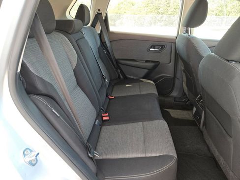 Used 2022 Nissan Rogue SV image 30