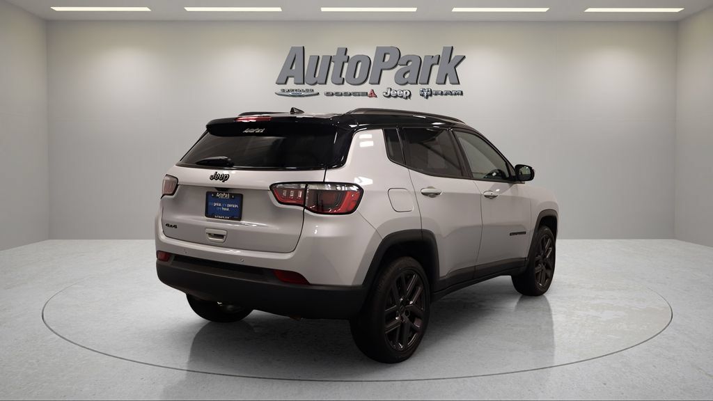 Used 2026 Jeep Compass Limited AWD/4WD image 10