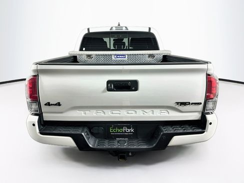 Used 2018 Toyota Tacoma TRD Pro AWD/4WD image 7