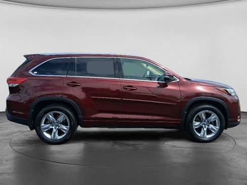 Used 2017 Toyota Highlander Limited AWD/4WD image 4