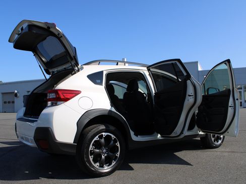 Used 2023 Subaru Crosstrek 2.0i Premium AWD/4WD image 16