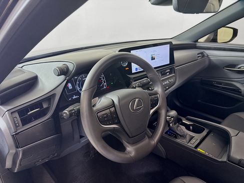 Used 2024 Lexus ES 250 w/ Premium Package image 9