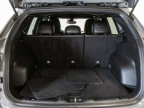 Used 2024 Jeep Compass Latitude AWD/4WD image 29