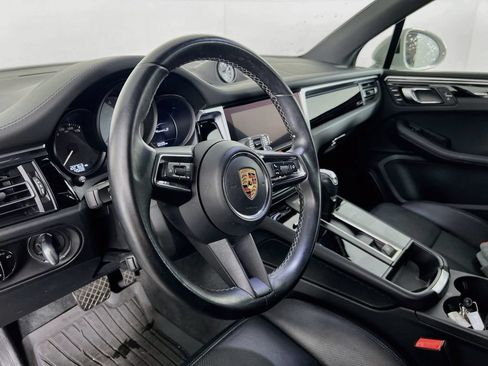 Certified 2024 Porsche Macan S AWD/4WD image 4