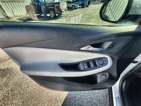 Used 2022 Buick Encore GX Select image 21