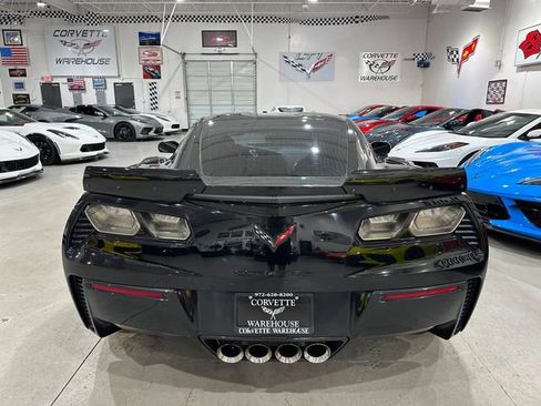 Used 2015 Chevrolet Corvette Z06 w/ 3LZ Preferred Equipment Group RWD image 19