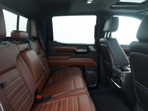 Used 2024 GMC Sierra 1500 Denali Ultimate image 12