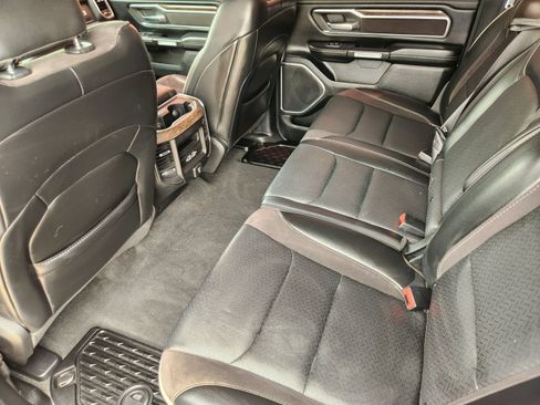 Used 2019 RAM 1500 Laramie AWD/4WD image 32