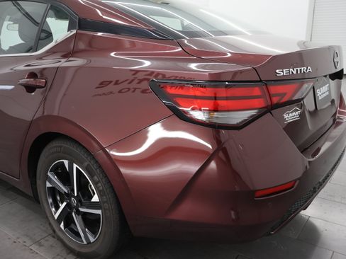 Used 2024 Nissan Sentra SV FWD image 29