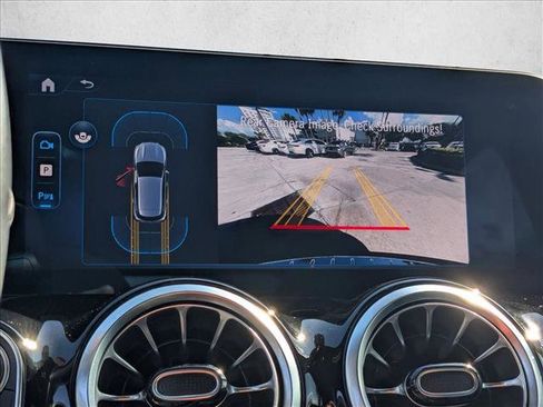 Used 2025 Mercedes-Benz GLA 250 image 13