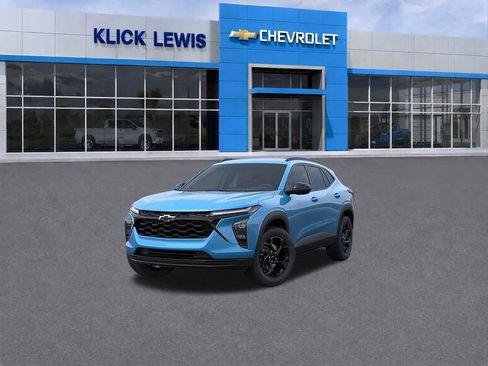 New 2026 Chevrolet Trax LT w/ Midnight Edition FWD image 8