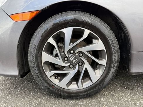 Used 2017 Honda Civic EX image 9