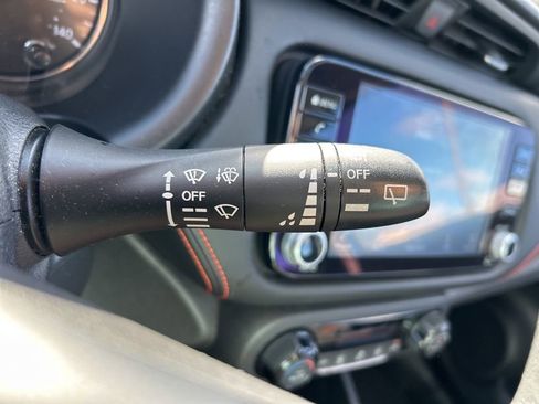 Used 2023 Nissan Kicks SR image 29