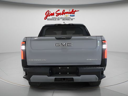 Used 2025 GMC Sierra EV Denali AWD/4WD image 5