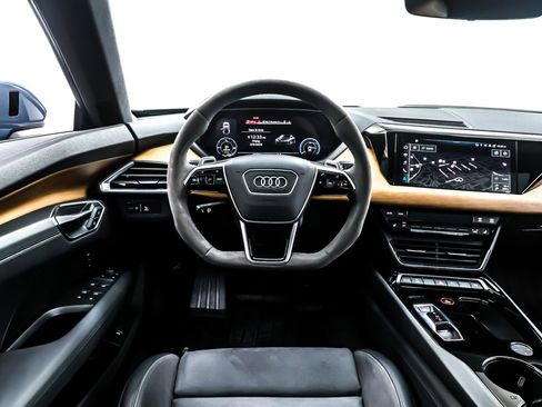 Used 2022 Audi e-tron GT Premium Plus image 6